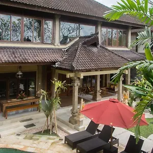  Villa Lily Lane